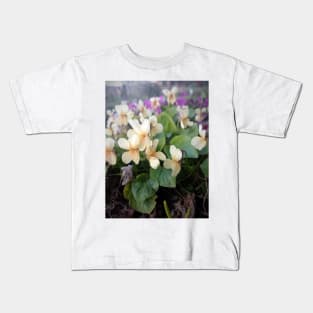 Violets in bloom Kids T-Shirt